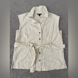 Banana Republic sleeveless shirt